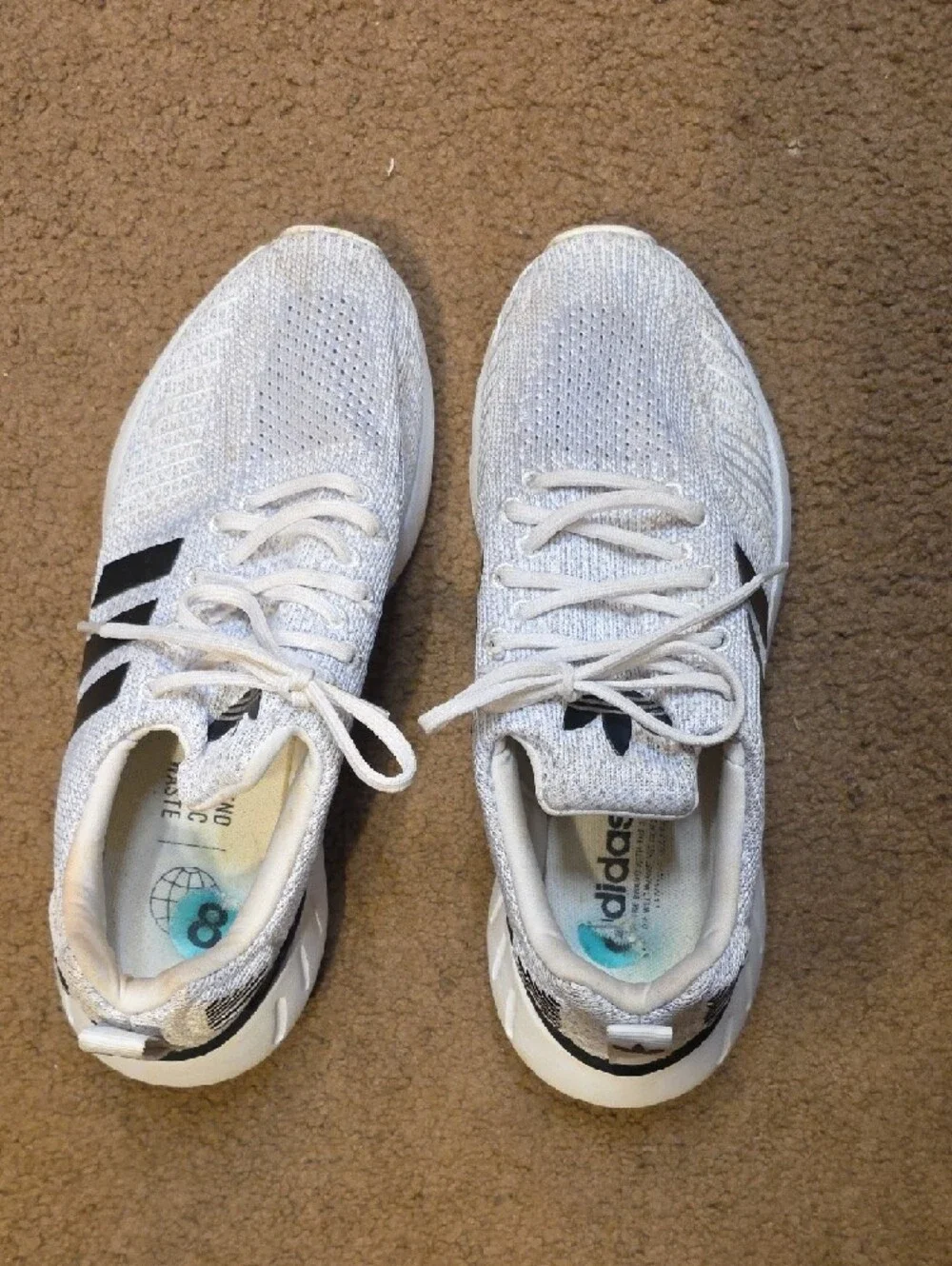 Adidas Women Lightweight Sneakers in White and Black